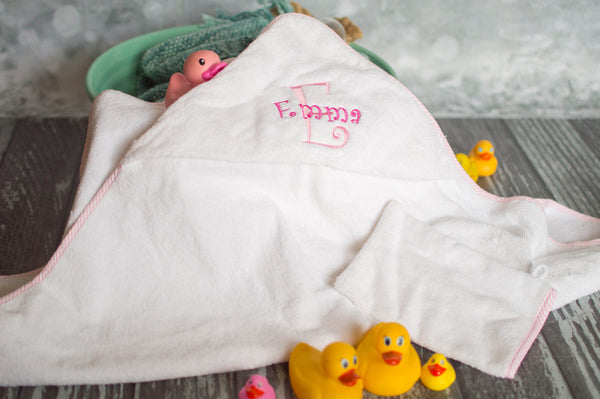 Personalized Infant Hooded Towel and Mitt Set, newborn gift, Baby Bath Towel, Personalized Towel, Monogrammed Towel